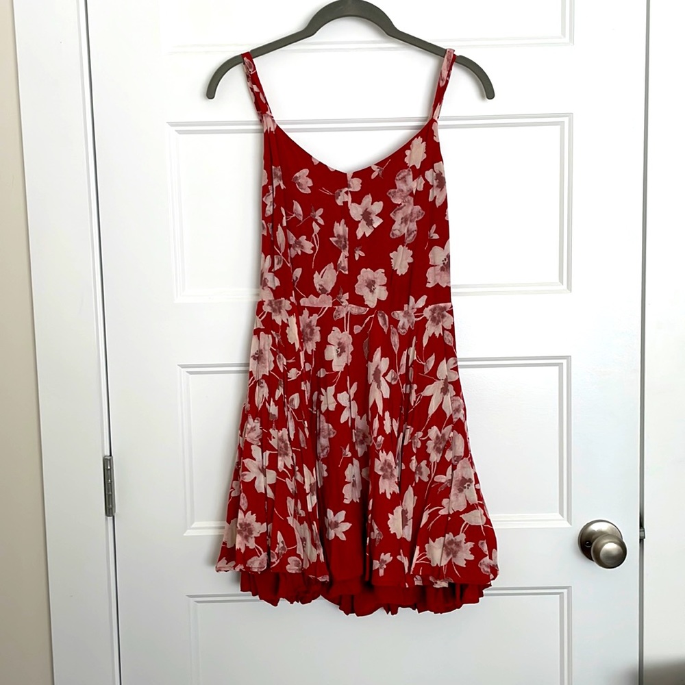 Kimchi Blue Urban Outfitters dress size 6 beautiful back detail